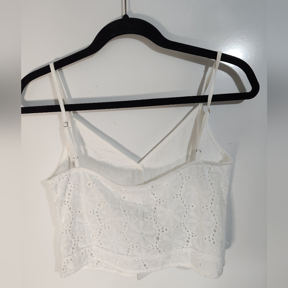 Adorable White Lace Cropped Top, Size Med, NWT - Picture 3 of 8